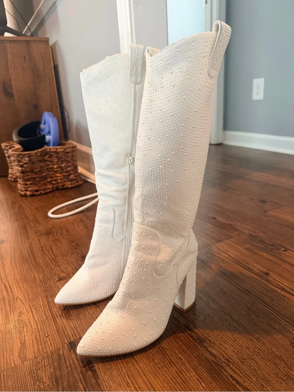 White Knee-High Pointed Toe Women's Boots